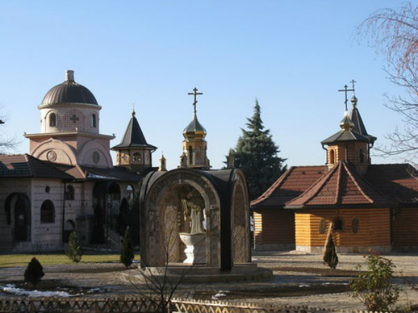 Manastir Đunis 2